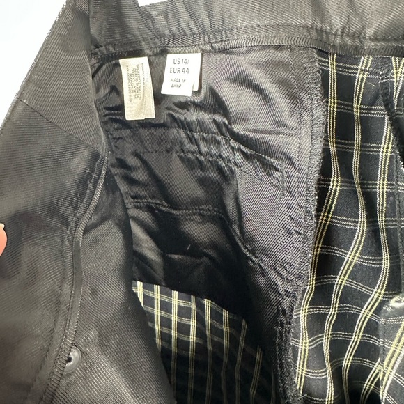 Cutter & Buck Annika Black White and Yellow Plaid Bermuda Shorts Golf size 14 - Picture 8 of 10